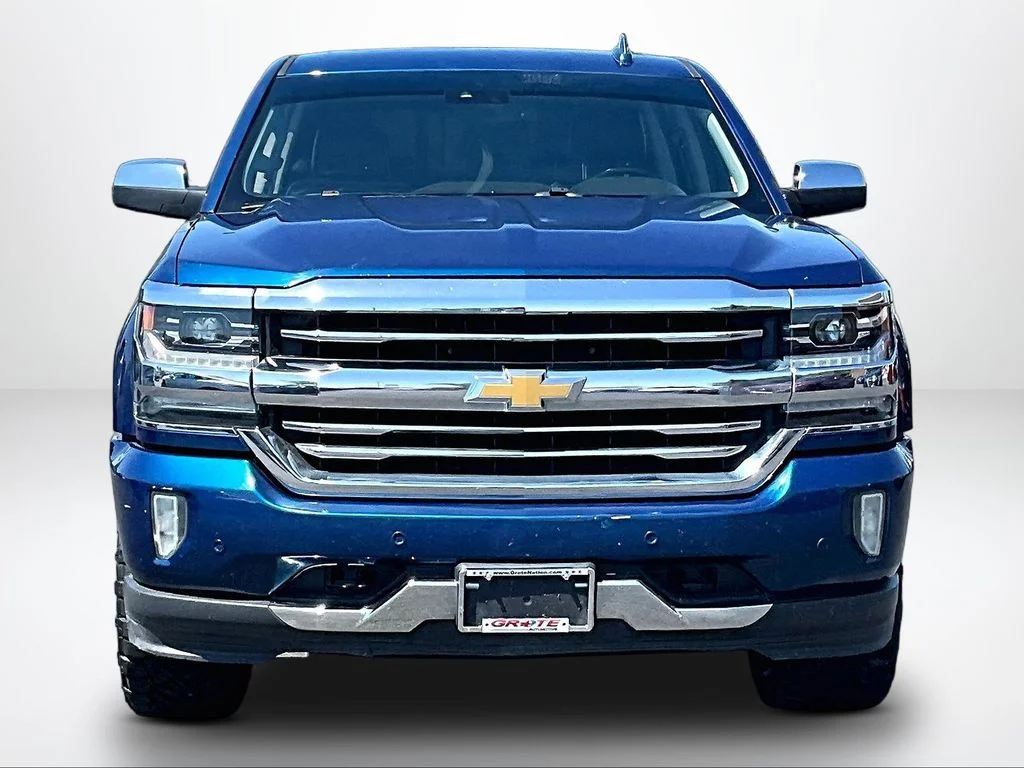 Used 2017 Blue Chevrolet High Country image 3