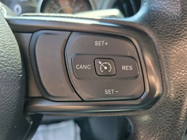 Used 2022 Green Jeep Sport image 32