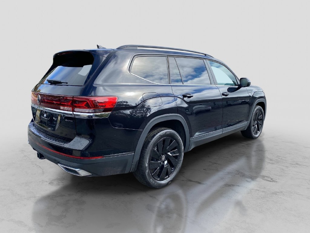 Used 2024 Black Volkswagen 2.0T SE w/Technology image 8
