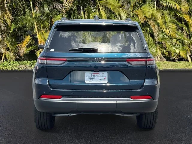 New 2026 Fathom Blue Pearl-Coat Exterior Paint Jeep Limited image 6