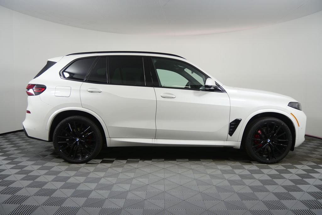 Used 2026 Mineral White Metallic BMW xDrive40i image 7