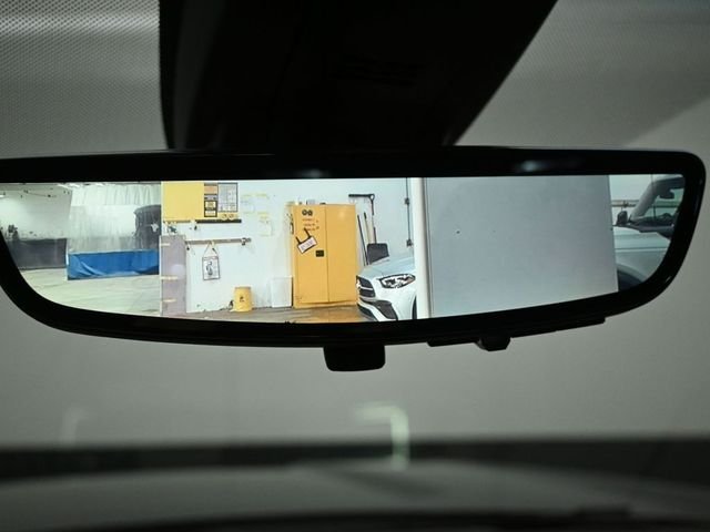 2022 GMC YUKON XL - Image 15