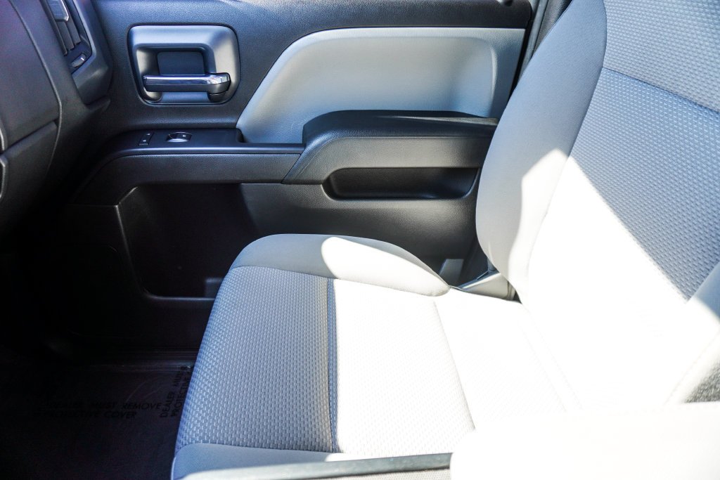 Used 2016 Silver Chevrolet Custom image 24