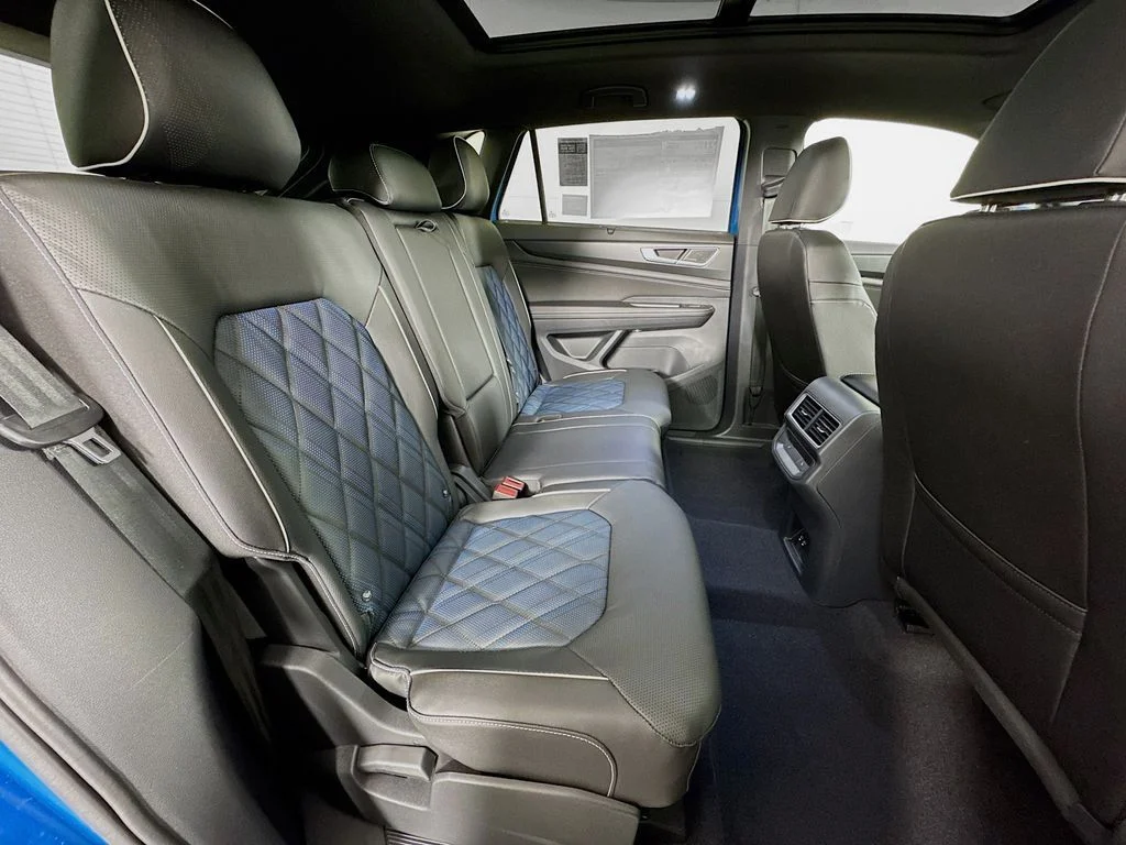 2025 Volkswagen Atlas Cross Sport SEL Premium R-LINE - Photo 18
