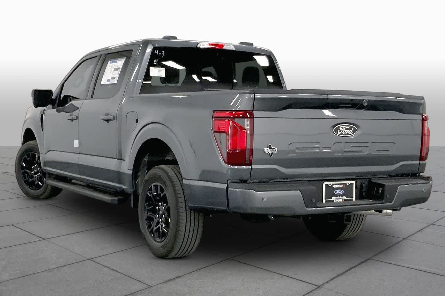 New 2026 Carbonized Gray Metallic Ford XLT image 10