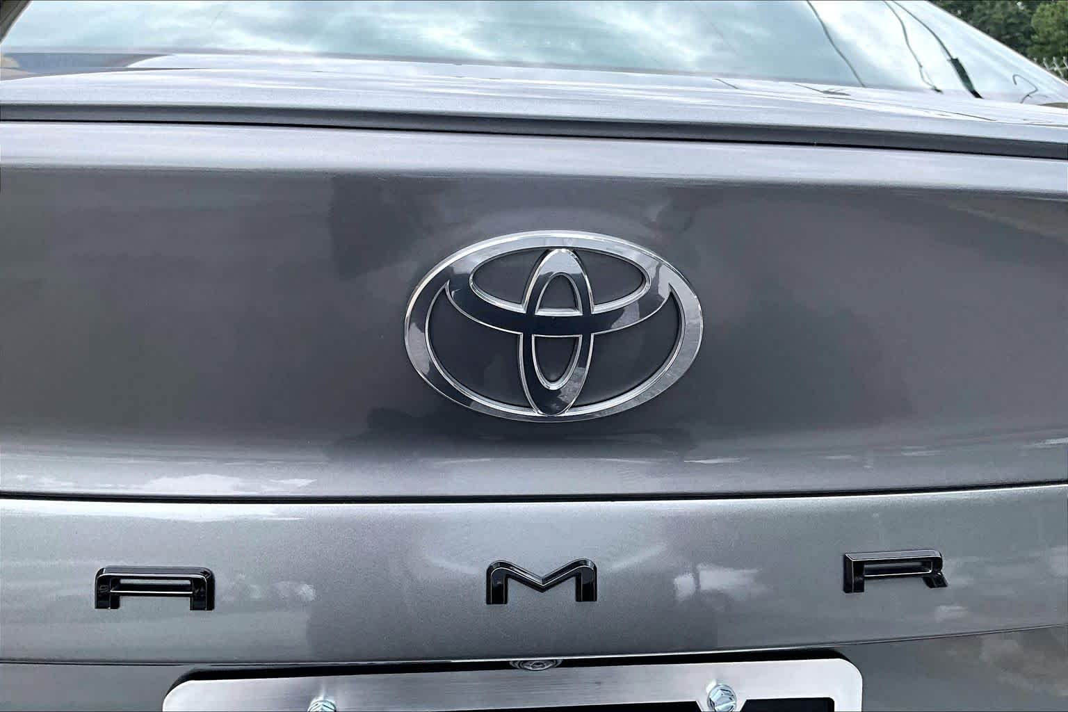 Used 2025 Heavy Metal Toyota SE image 31