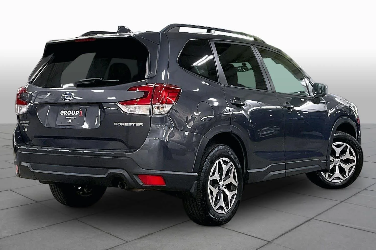Used 2021 Magnetite Gray Metallic Subaru Premium image 13