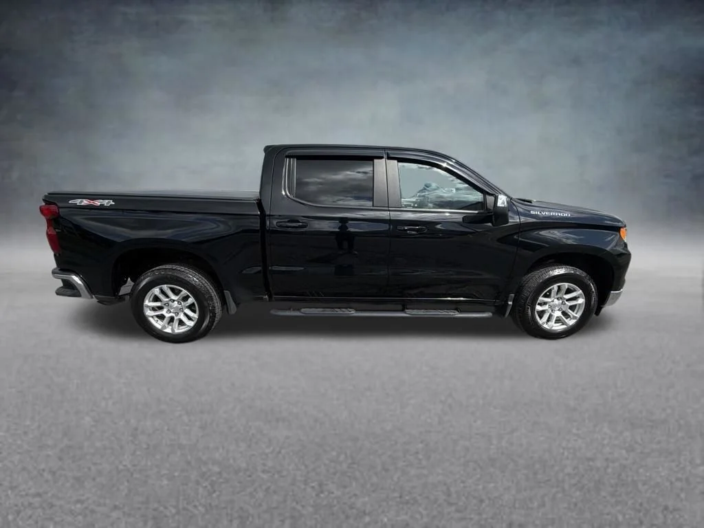 Used 2023 Black Chevrolet LT image 7