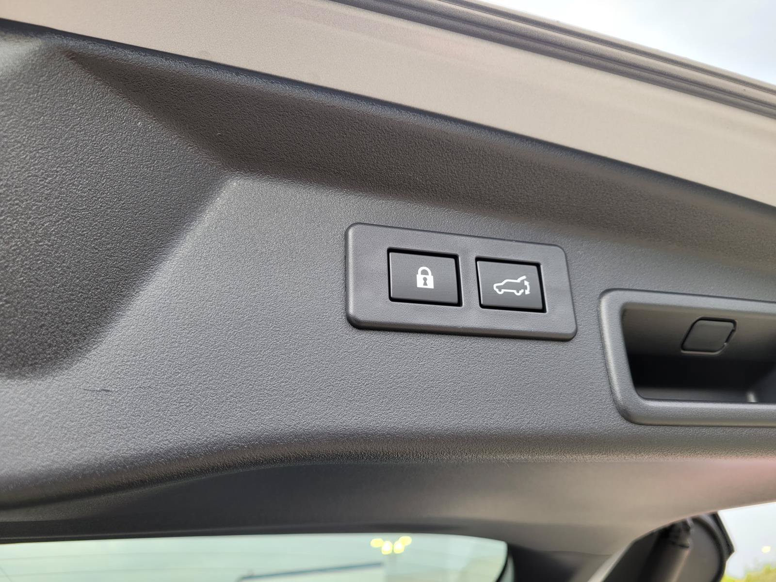Used 2026 Ice Silver Metallic Subaru Touring image 19