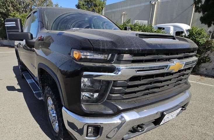 Used 2024 Chevrolet Silverado 2500HD LT with VIN 1GC4YNE71RF112863 for sale in Kansas City