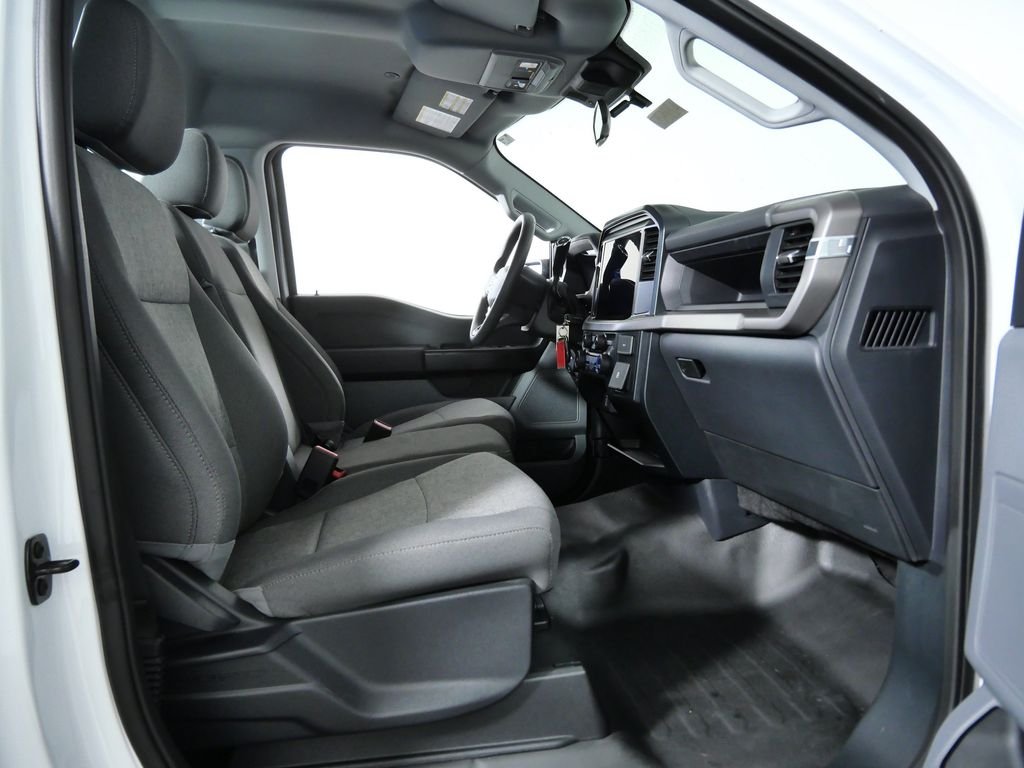 Used 2025 White Ford XL image 11