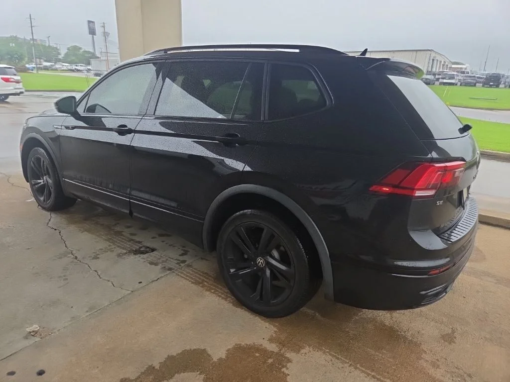 Used 2023 Deep Black Pearl Effect Volkswagen 2.0T SE R-Line Black image 4