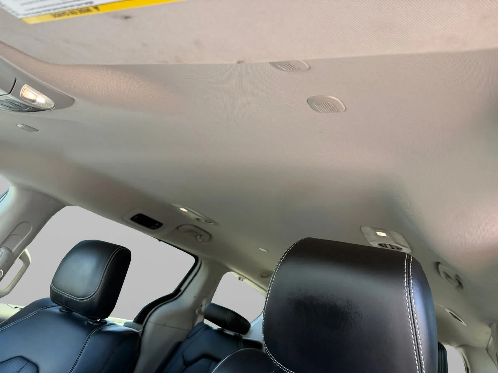 Used 2023 Bright White Clearcoat Chrysler Touring L image 12