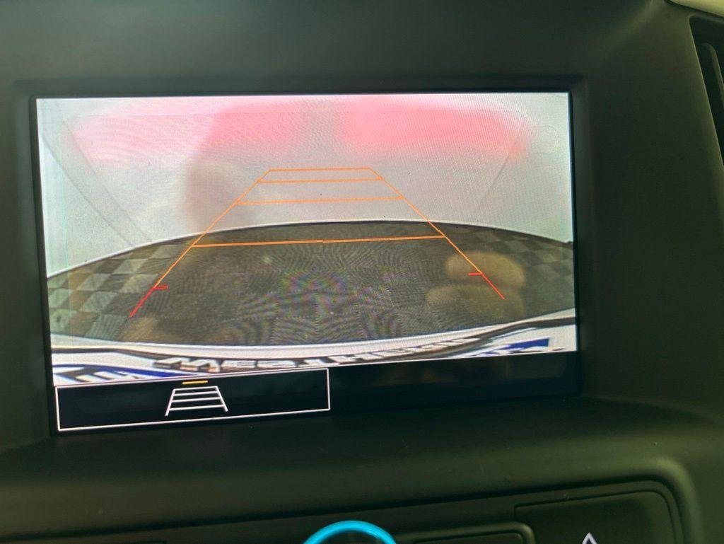 Used 2023 Summit White GMC SLE image 3