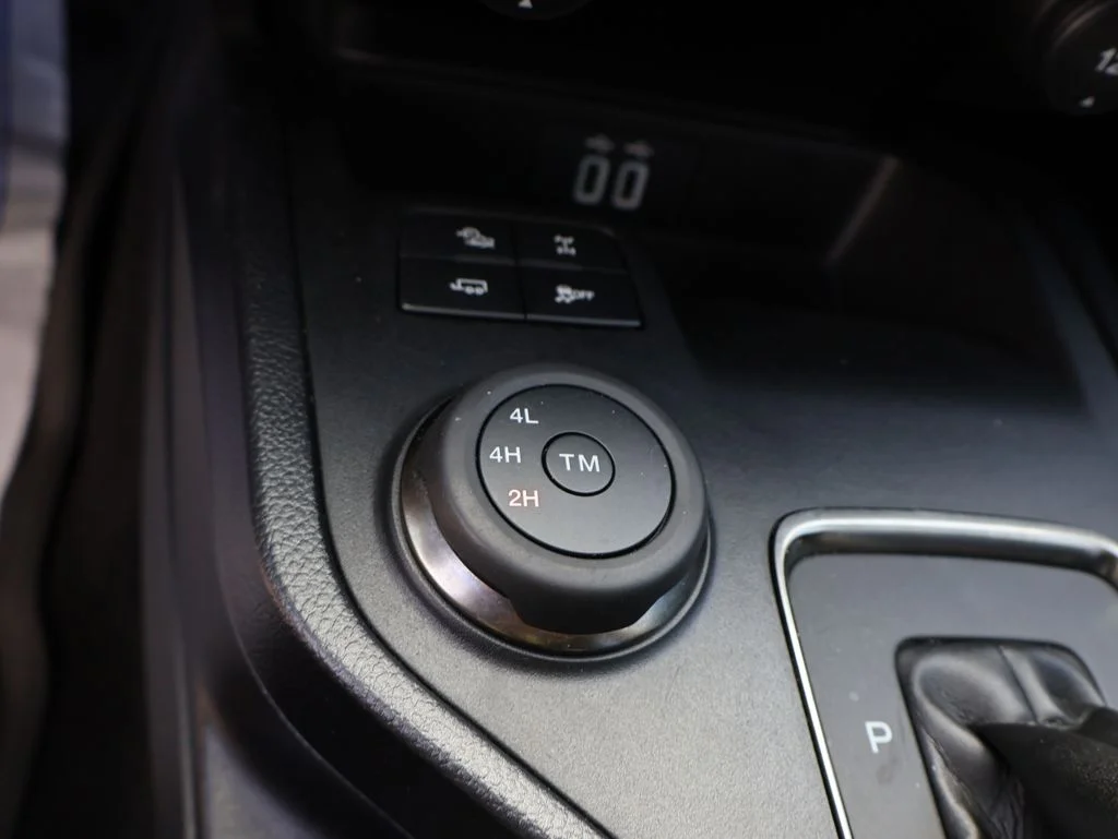 Used 2023 Silver Ford XLT image 30