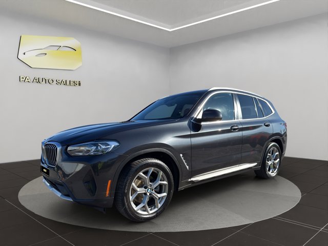 Used 2023 Dark Graphite Metallic BMW xDrive30i image 3