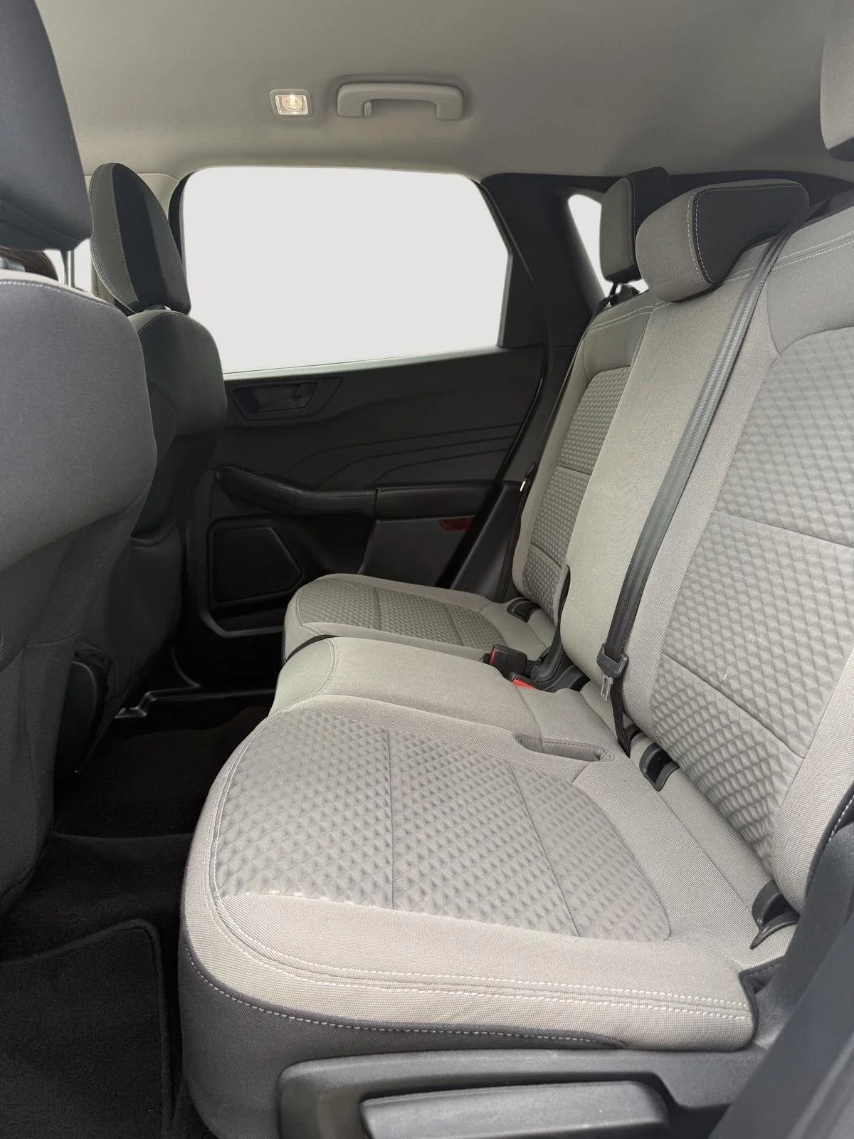 Certified Used 2022 Oxford White Ford SE Hybrid image 16