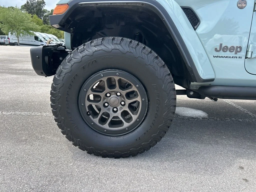 Certified Used 2023 Earl Clearcoat Jeep Rubicon 392 image 49