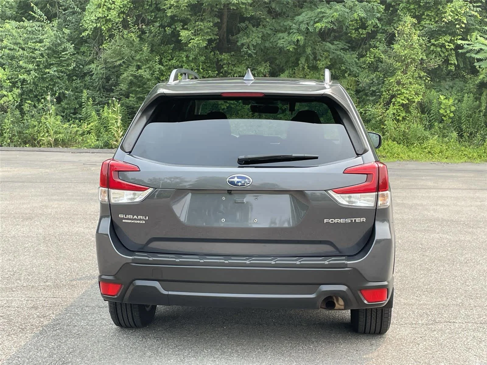 Used 2020 Magnetite Gray Metallic Subaru Premium image 4