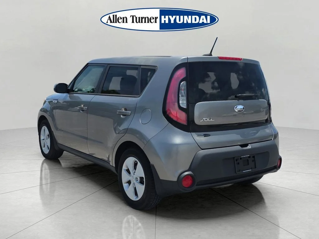 Used 2016 Titanium Gray Kia Base image 6