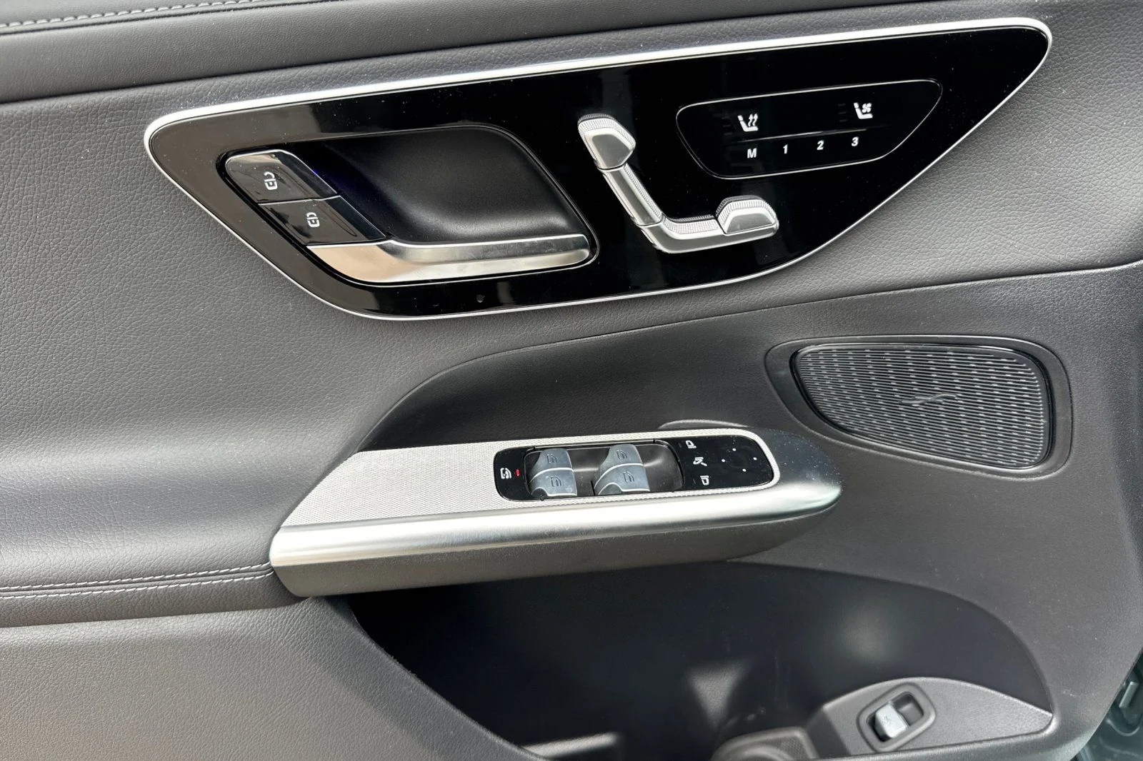 New 2026 Silver Mercedes-Benz GLC 300 image 8