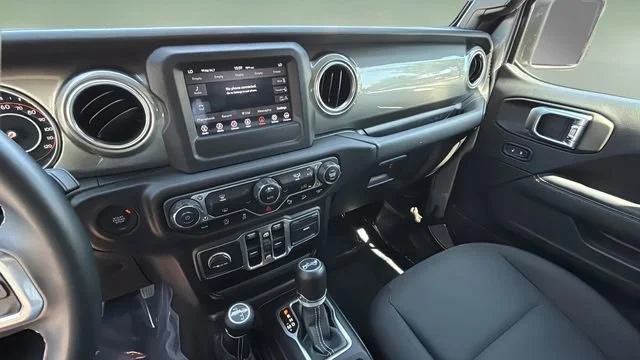 Used 2018 Silver Jeep Sahara 4x4 image 24