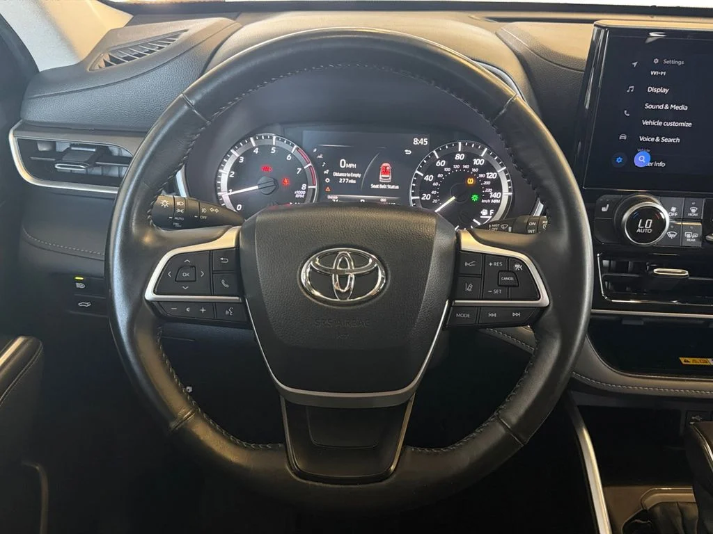 Used 2023 Beige Toyota XLE image 16