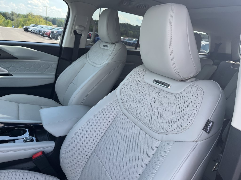 Used 2025 White Ford Platinum image 12