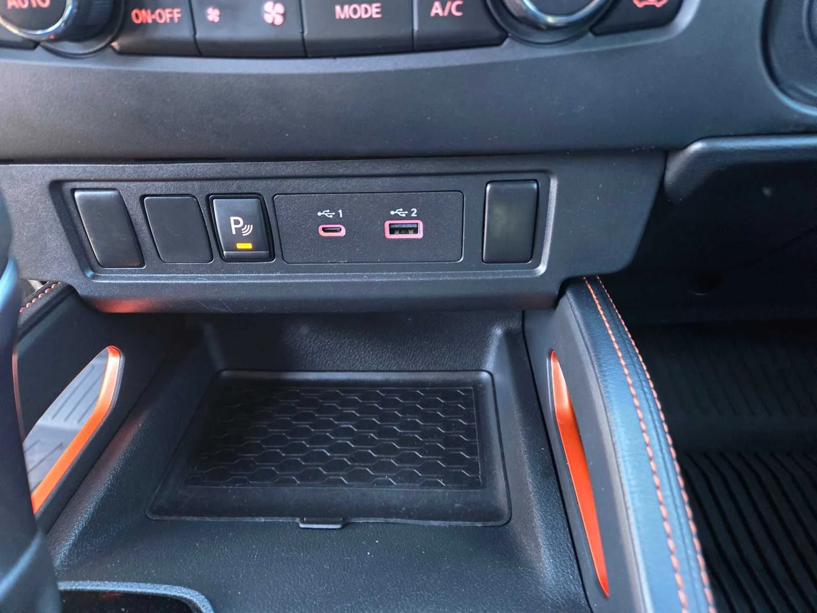 Used 2023  Nissan PRO-4X image 18