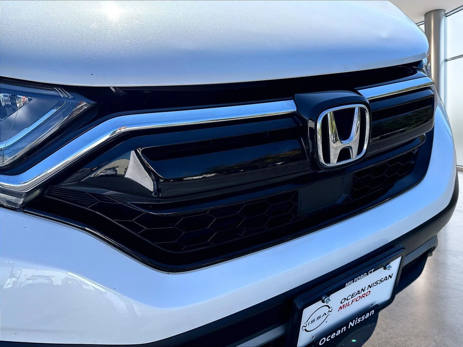 Used 2022 Platinum White Pearl Honda EX image 34