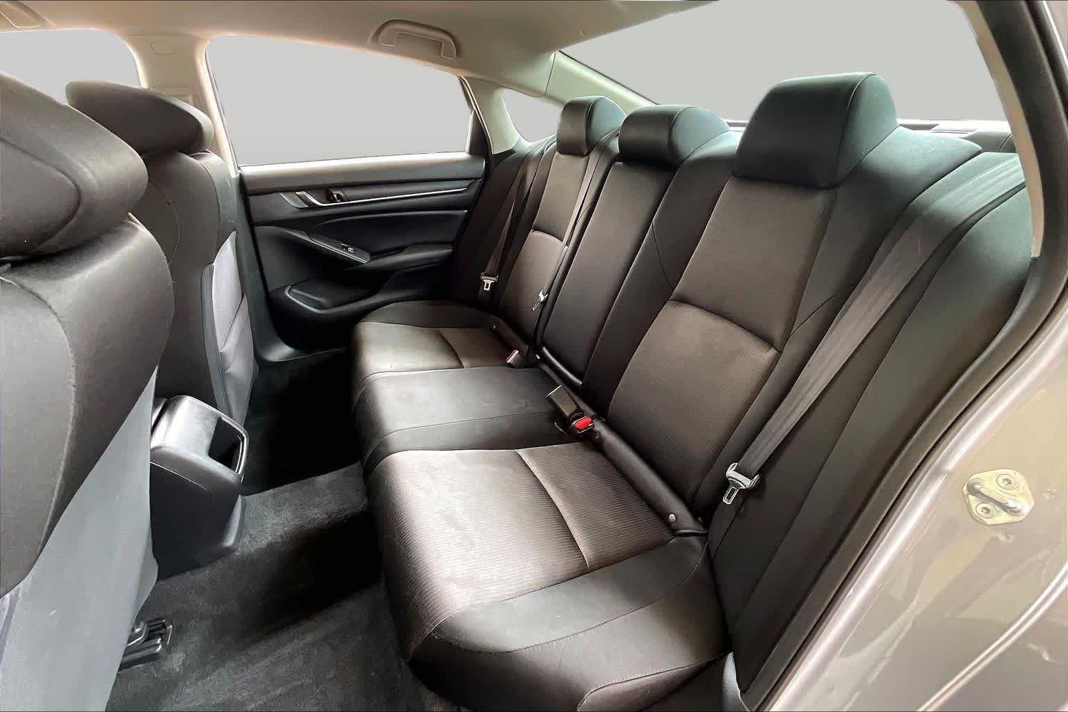 Used 2021 Lunar Silver Metallic Honda LX image 18