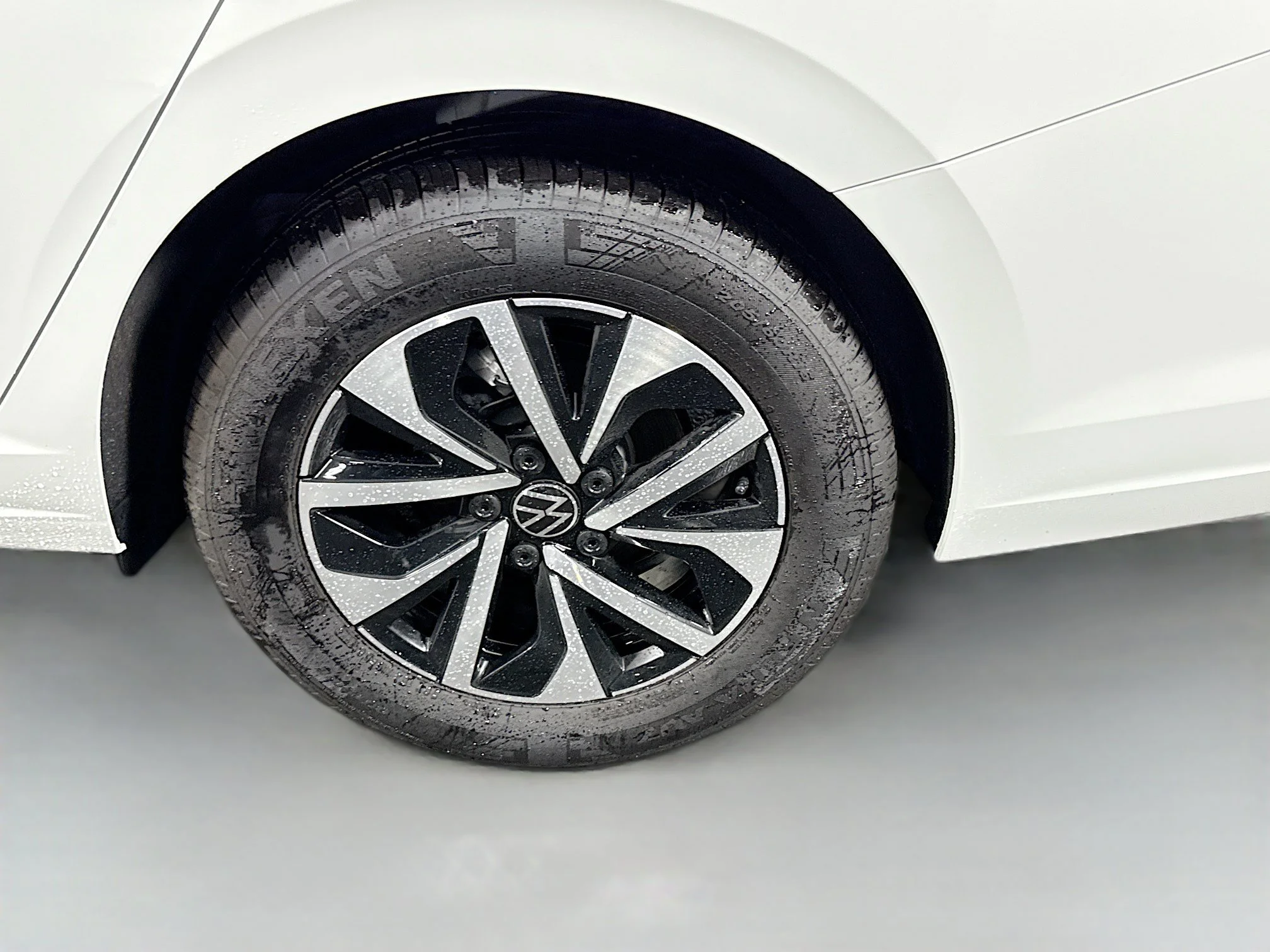 Used 2026 Pure White Volkswagen S image 32
