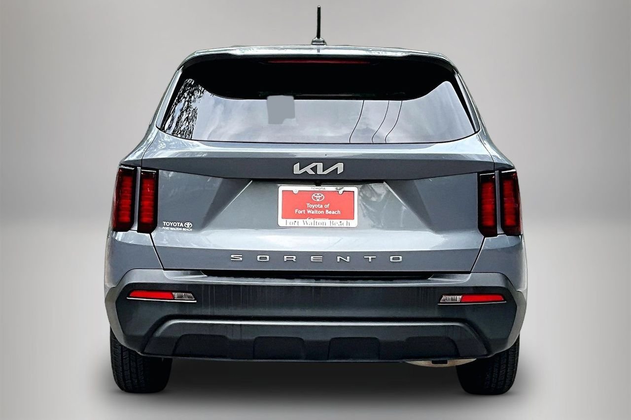 Used 2022 Silver Kia LX image 6