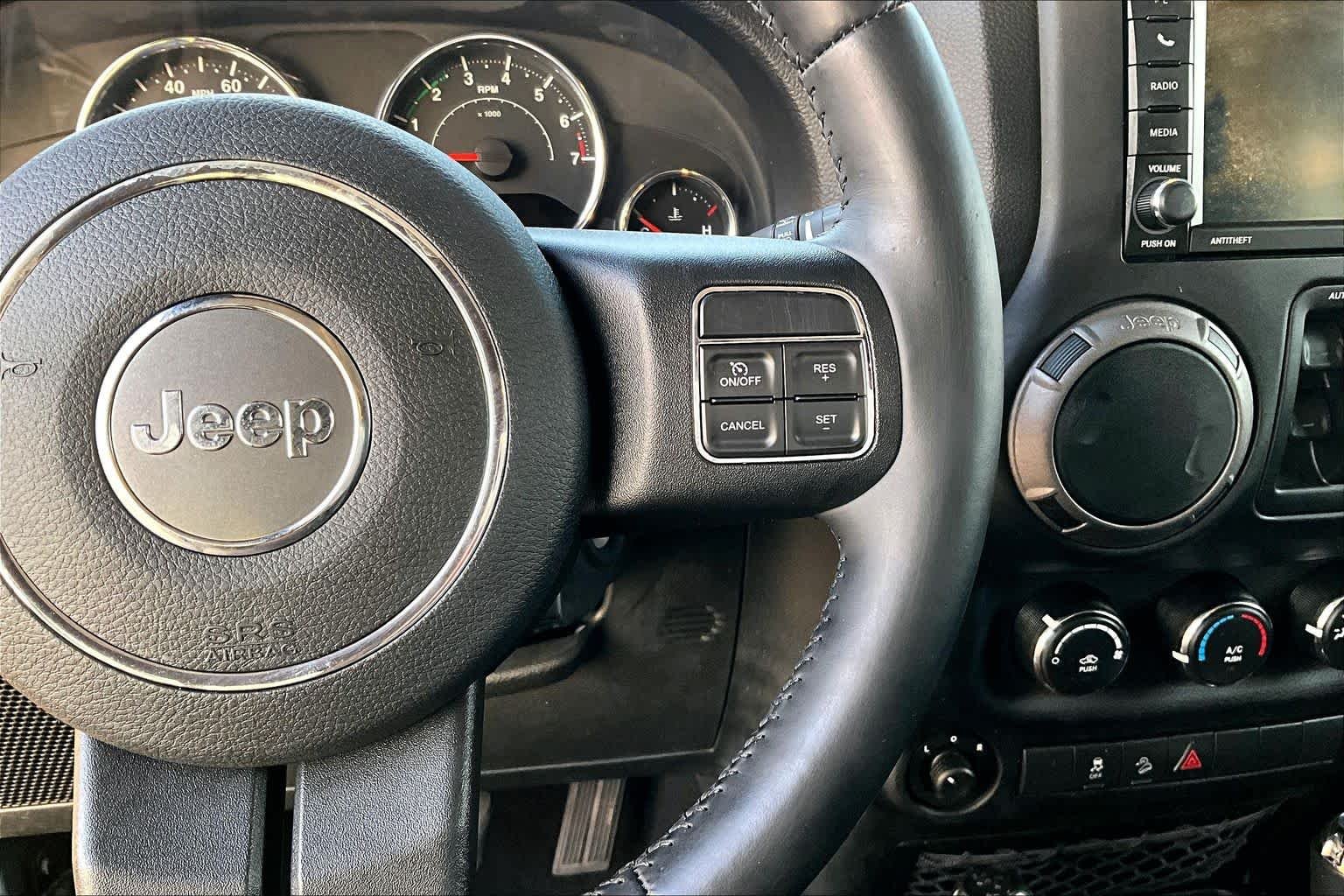 Used 2015 Anvil Clearcoat Jeep Sport image 25