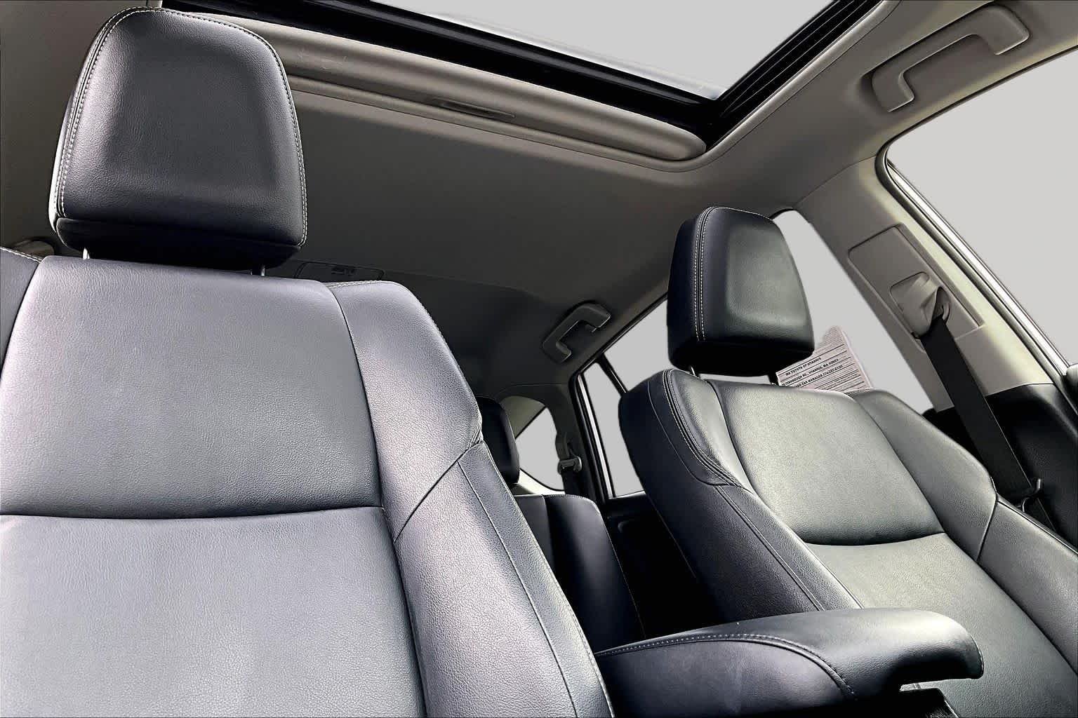 Used 2016 Classic Silver Metallic Toyota Limited image 14