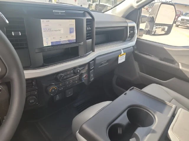 New 2027 Oxford White Ford XL 4WD CREW CAB image 20