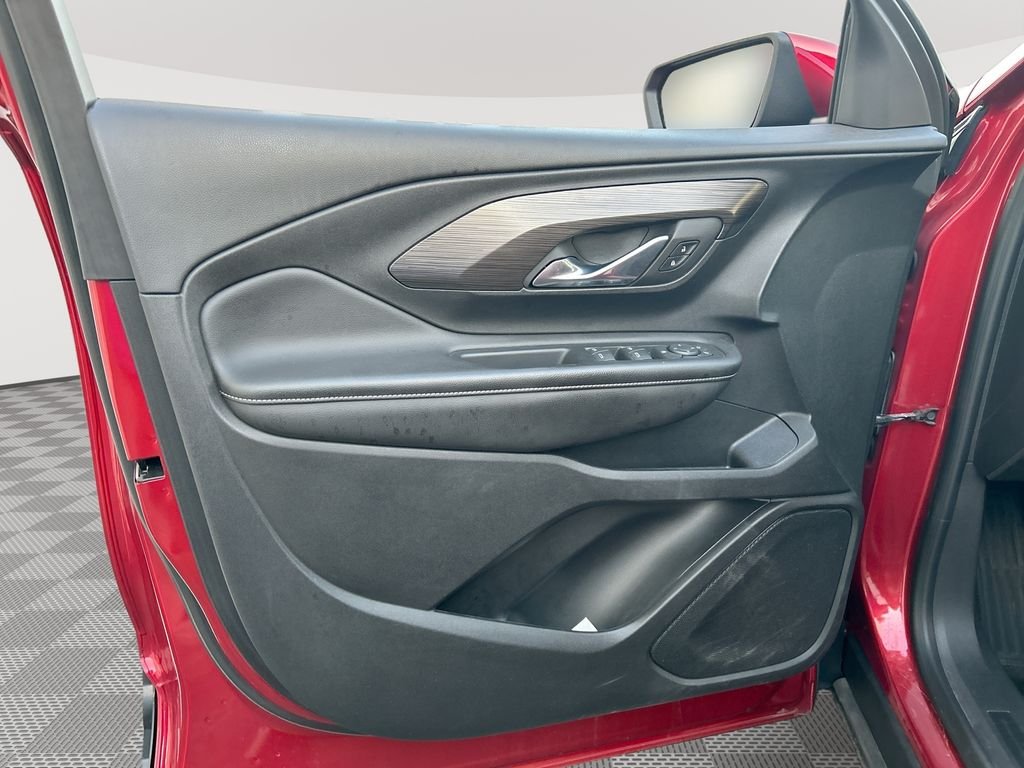Used 2023 Red GMC SLE image 25