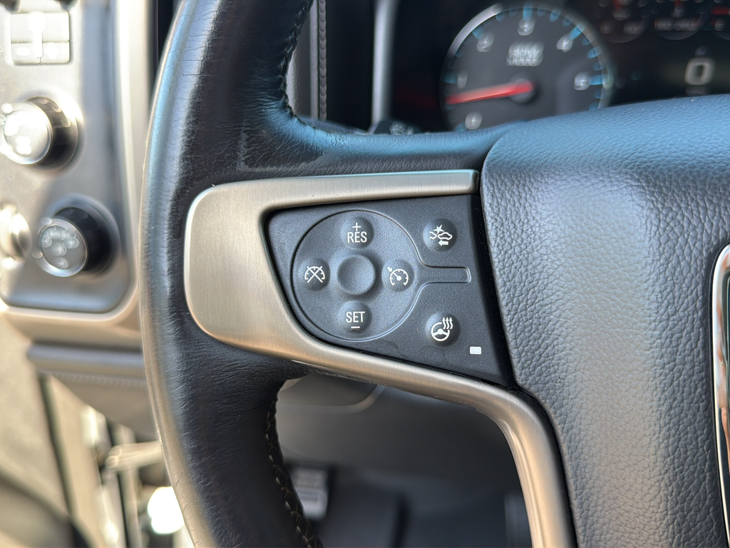 Used 2017 White GMC Denali image 33