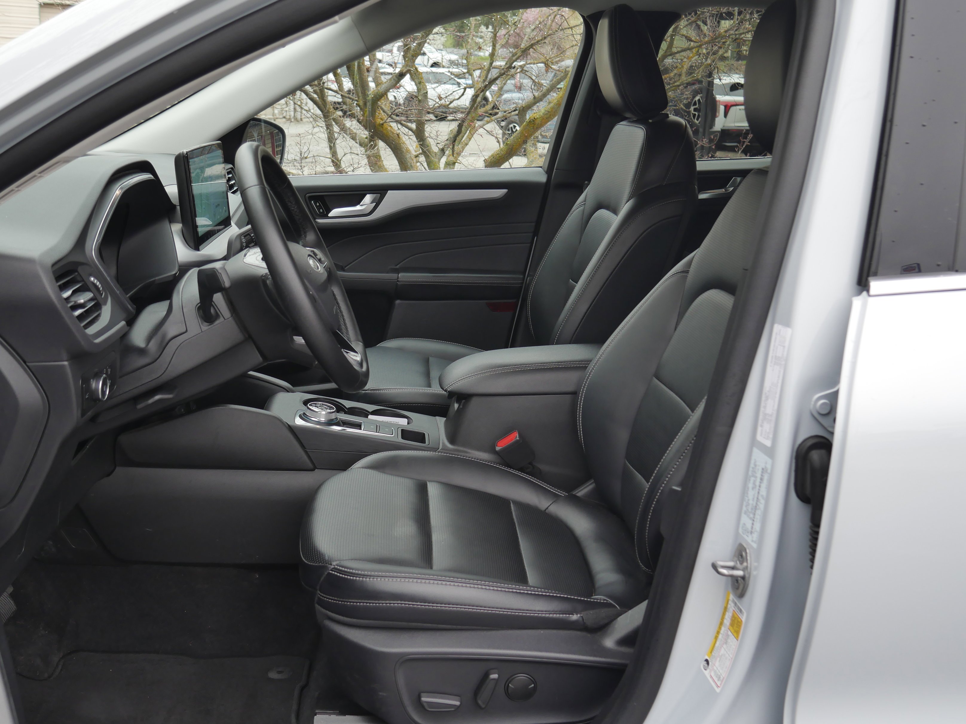 Used 2025 Space Silver Metallic Ford Platinum image 3