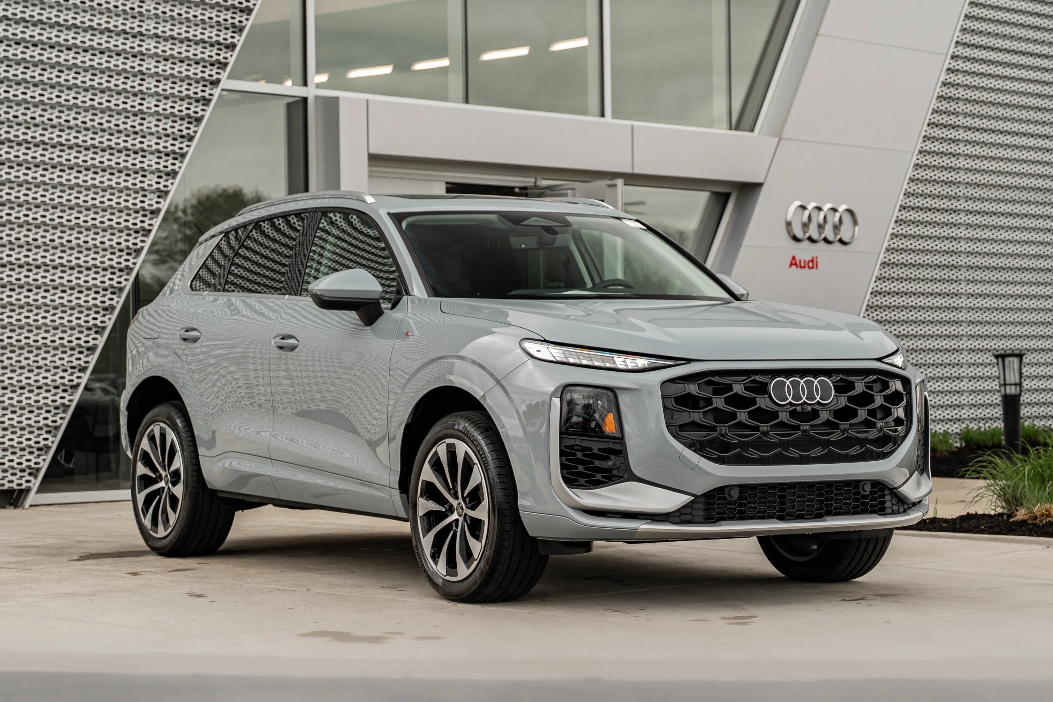 2026 Audi Q3 S line quattro's photo