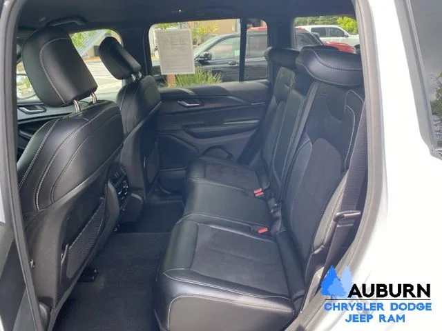 Used 2025 White Jeep Altitude image 23