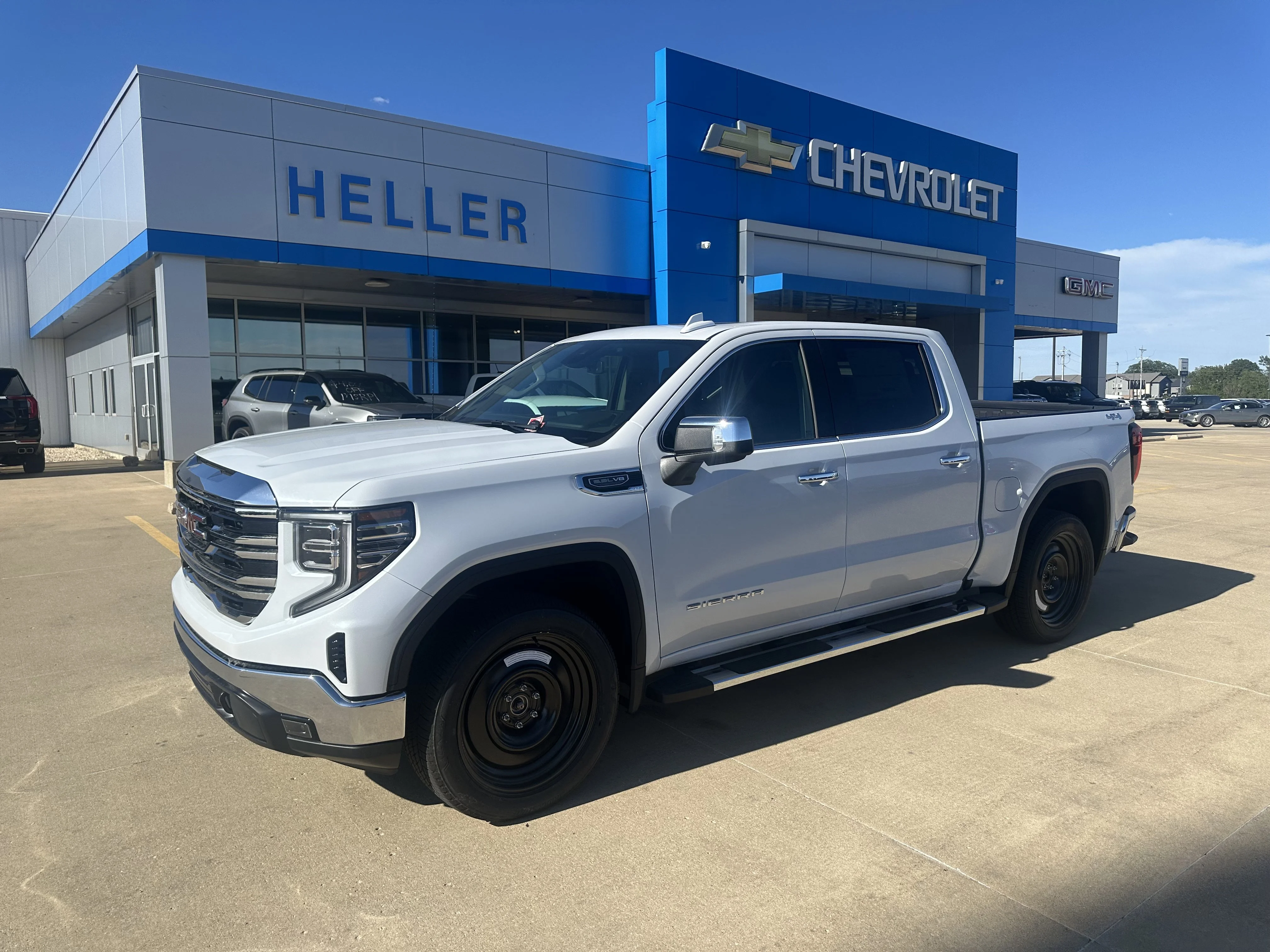 New 2026 Glacier White Tricoat GMC SLT image 3