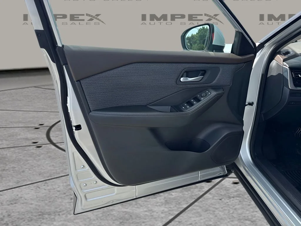 Used 2021 Silver Nissan SV image 15