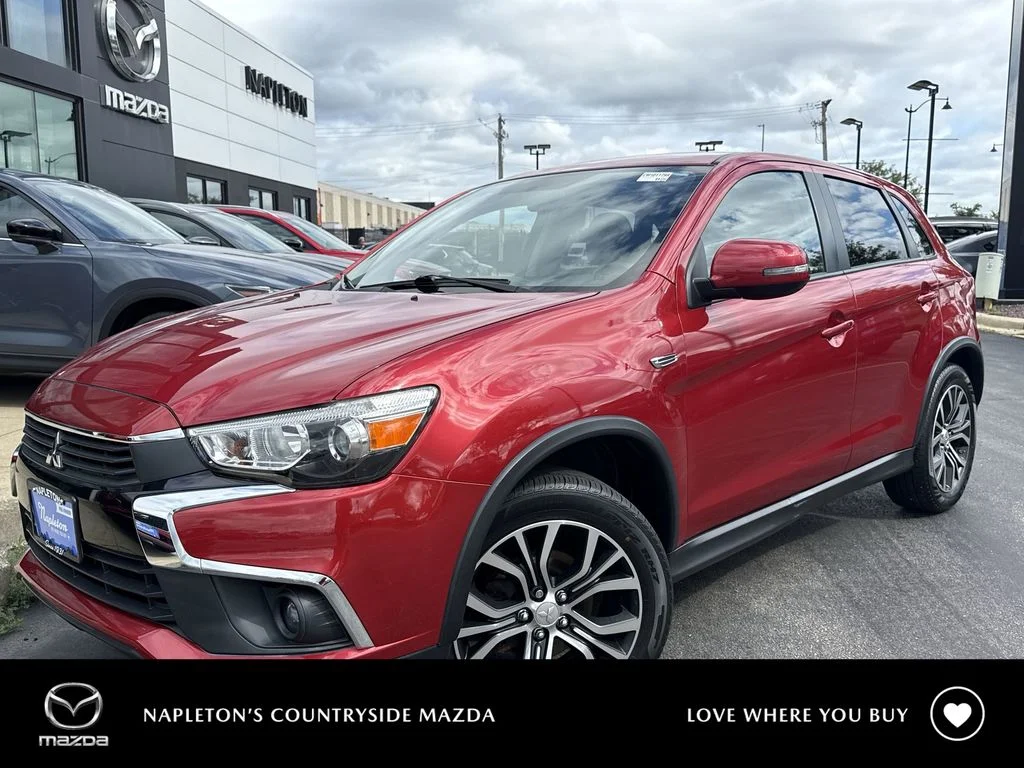 Used 2016  Mitsubishi ES image 1