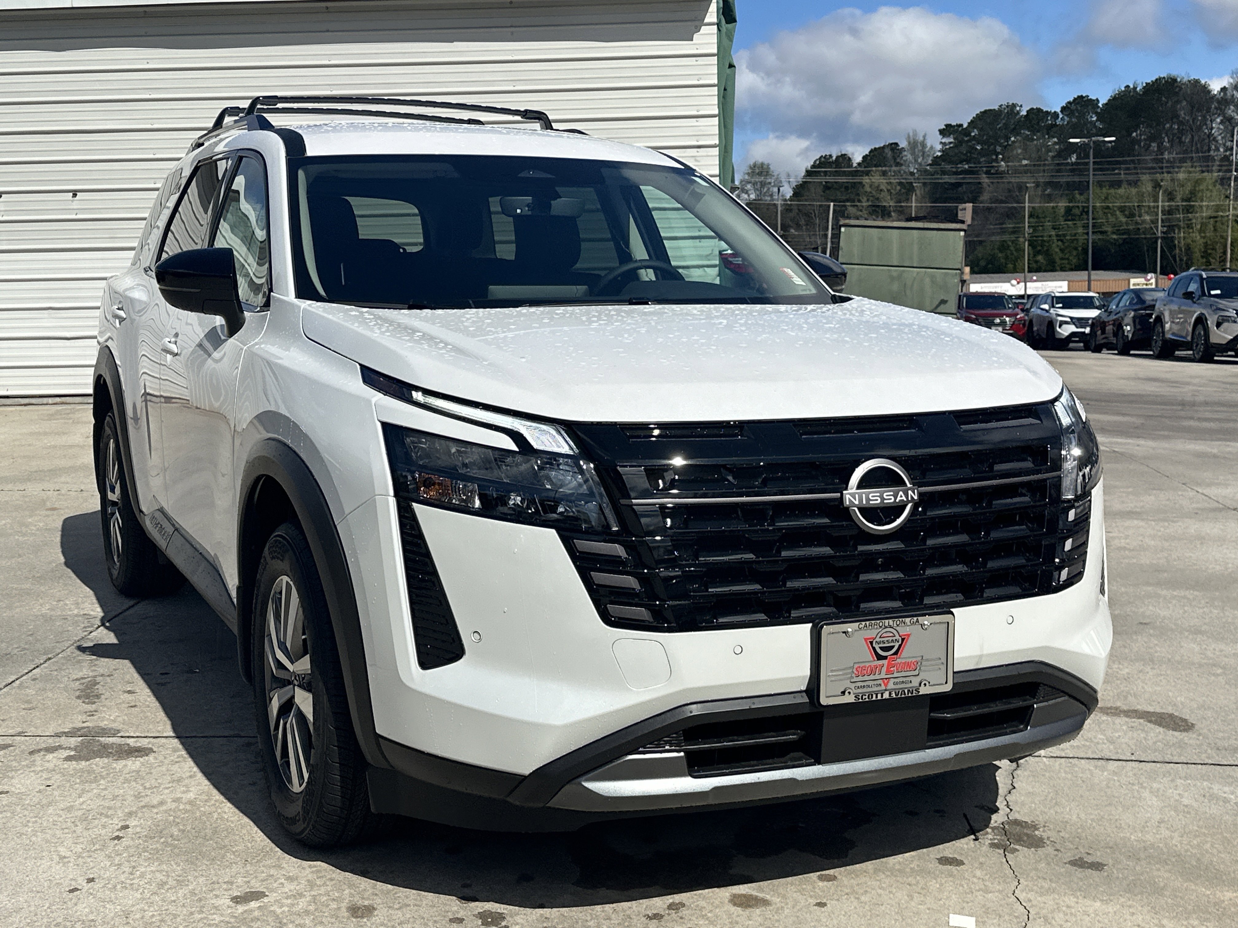 New 2026 Everest White Pearl Tricoat Nissan SL image 2
