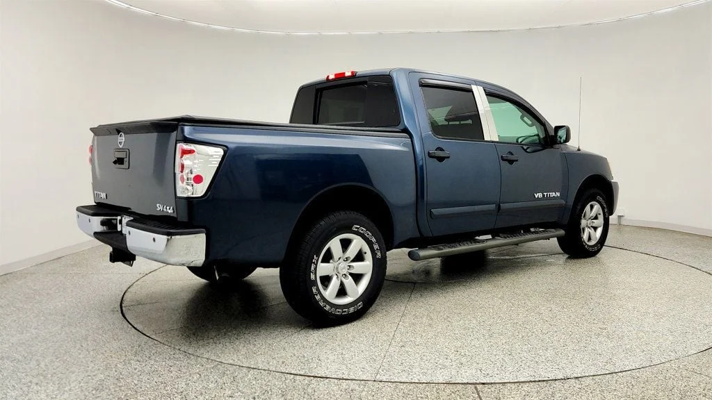 Used 2014 Graphite Blue Metallic Nissan 4WD Crew Cab SWB SV image 5
