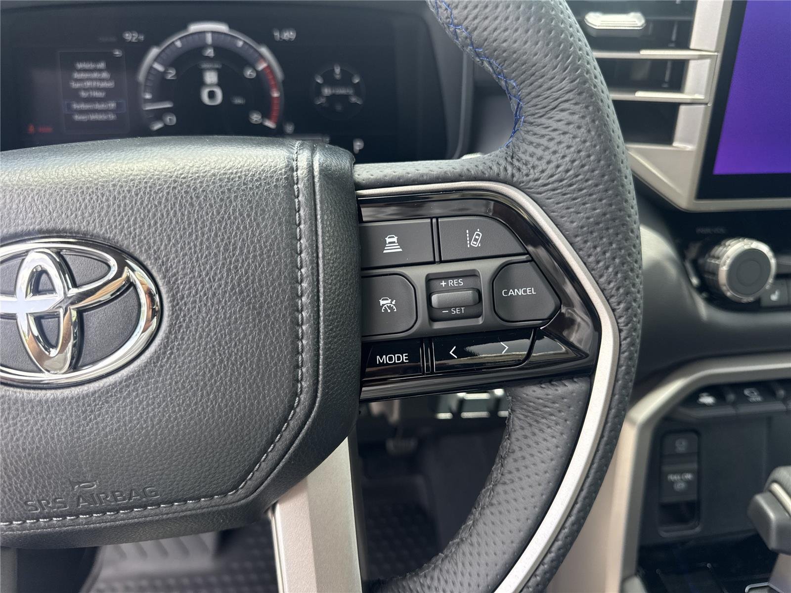 New 2026 Wind Chill Pearl <sup>1</sup> Toyota  Platinum image 11