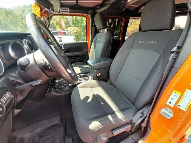Used 2018 Punkn Metallic Clearcoat Jeep Sahara image 39