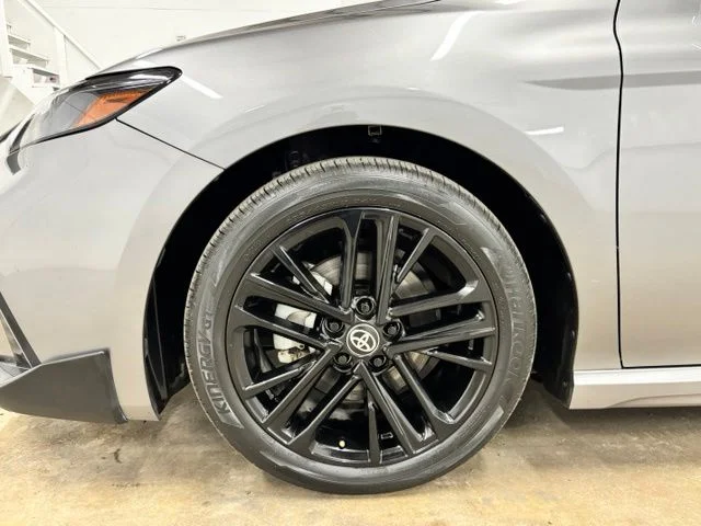 Used 2025  Toyota SE image 9