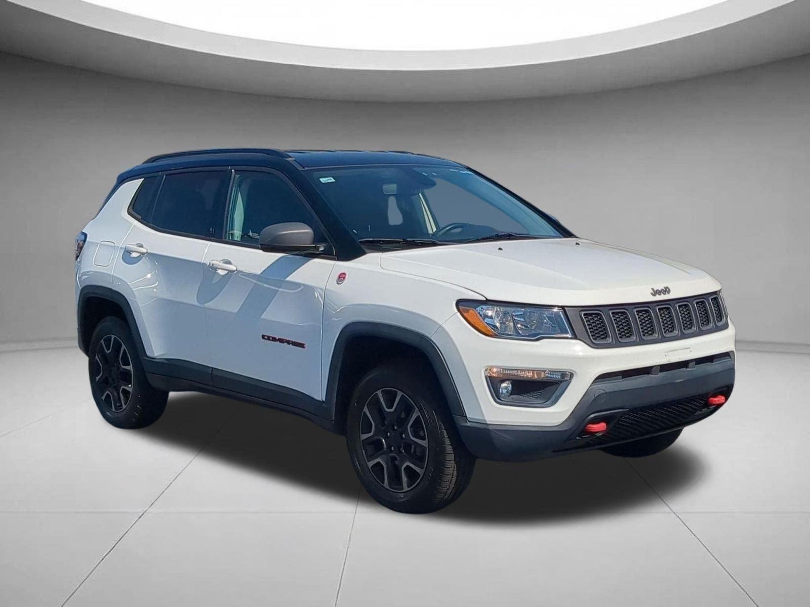 Used 2019 White Clearcoat Jeep Trailhawk image 7
